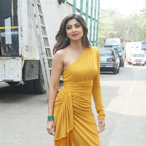 shilpa shetty nipples